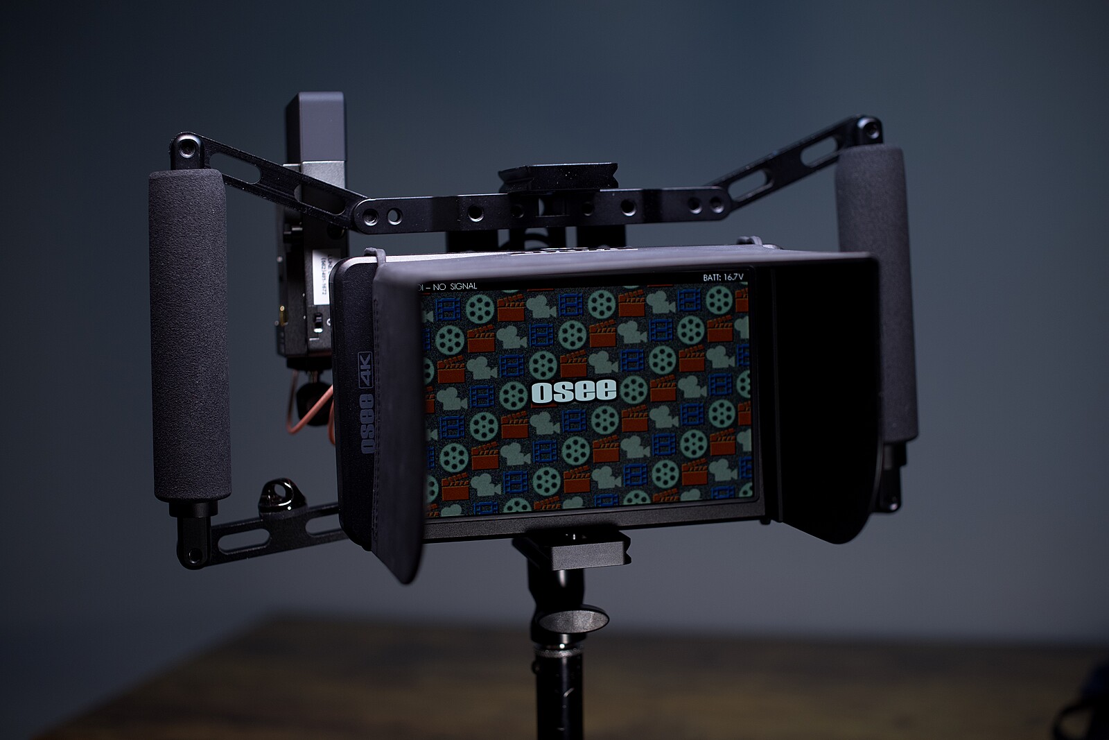 Rent a Wireless Director's Monitor | Osee G7 + Vaxis Atom 500