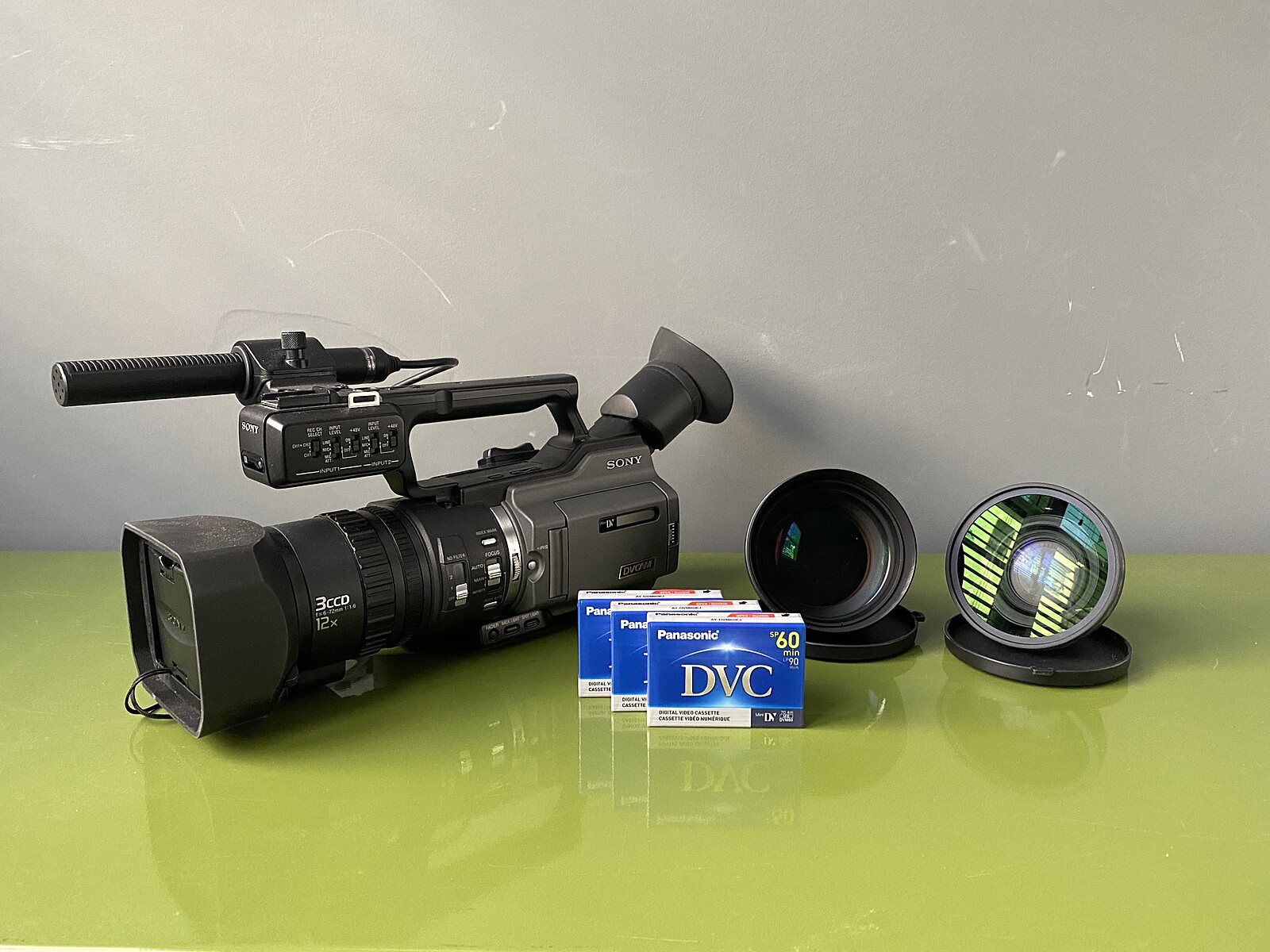 DSR-PD170 Sony Camcorder DVCAM Professional Mini MiniDV - DV