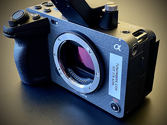 Rent a Sony FX3 (12 available!) + XLR handle + 160GB + 80GB