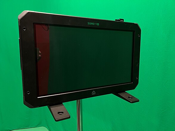 ATOMOS SUMO 19 液晶モニター 中古　ケース付き Sumo 19SE – 19″ Monitor-Recorder-Switcher | Atomos