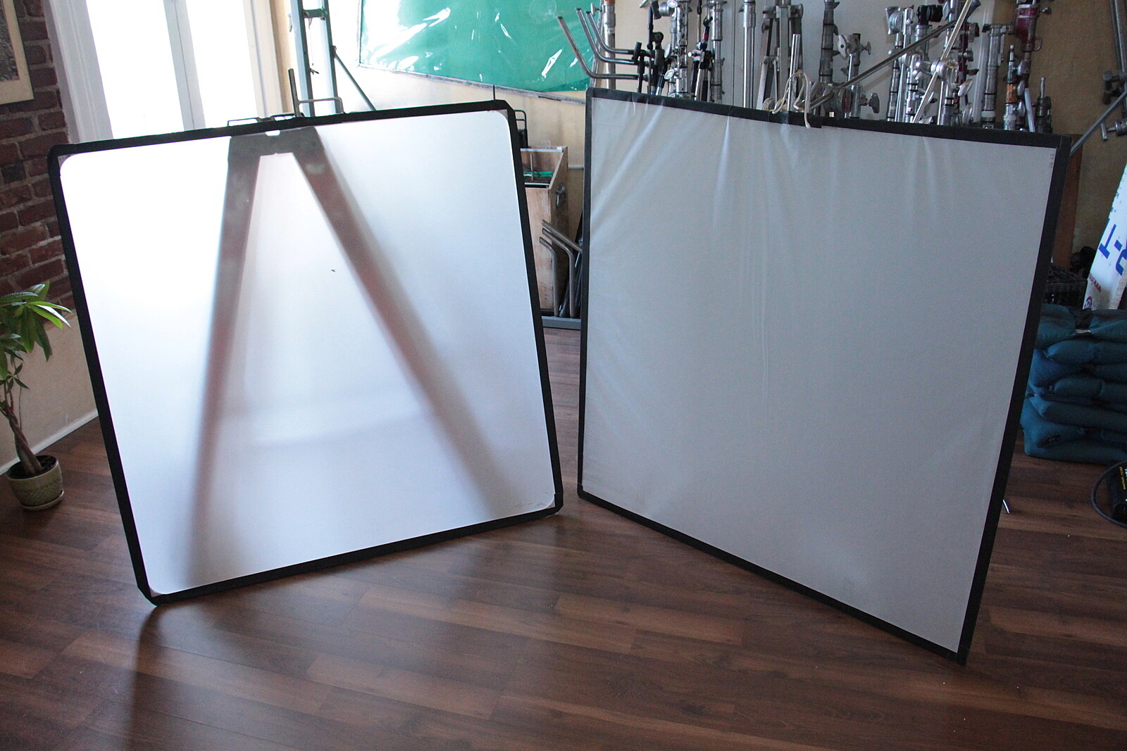 Rent a Gel Frame 42