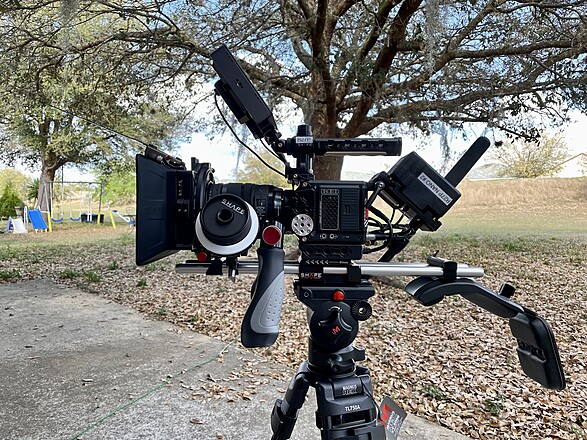 Rent a RED Komodo 6K KIT (with Matte Box, Shoulder Rig