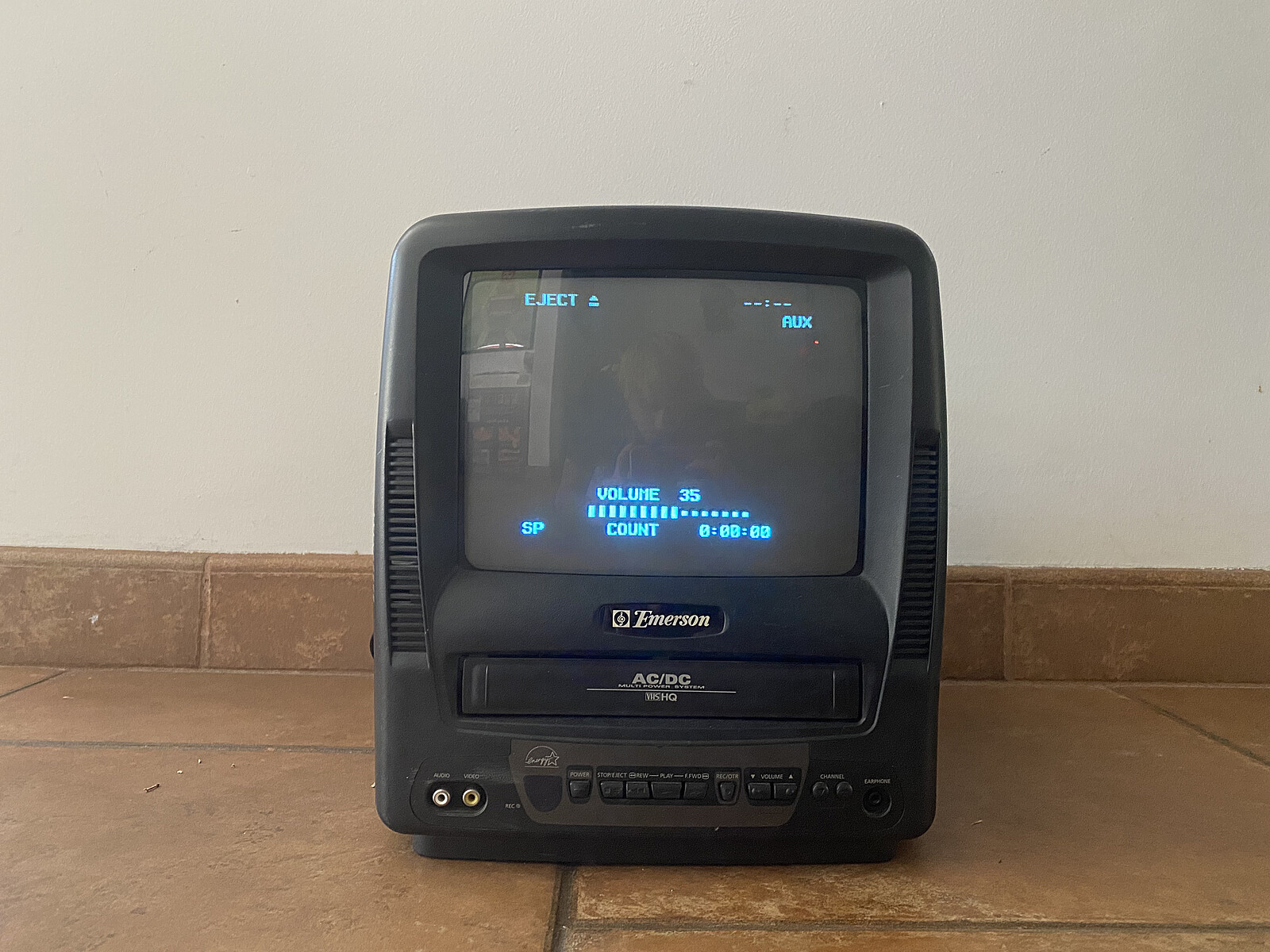 Rent a TV AND VCR COMBO *WORKING AND TESTED* TELEVISION VCR PROP, Best Prices ShareGrid Los