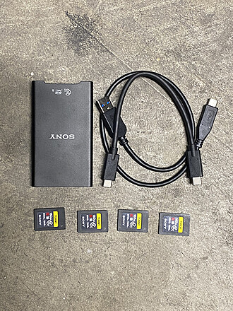 SONY CFexpressTypeB TOUGH128GBの中古品 オマケ付き Amazon.com: SONY Cfexpress Tough 記憶卡: 電子