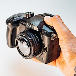anjaygaming様Panasonic Lithium vivi 　2⚫️ Amazon.com : Panasonic Lumix G9 II Mirrorless Camera with 12