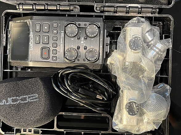 Rent a Zoom H6 Recorder w/3xSennheiser Lavas grips, Best Prices