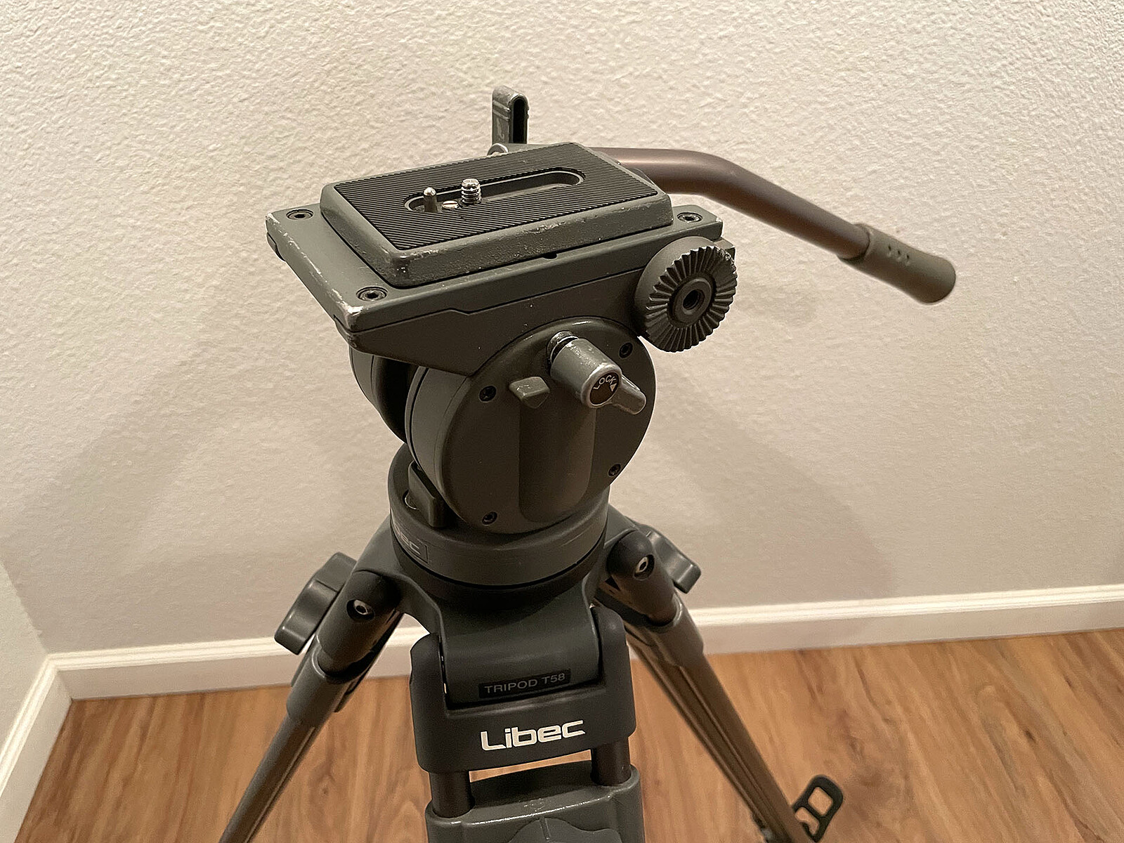 その他 Libec Tripod T68 Libec T68 65mm Lightweight Aluminum Professional Camera Tripod