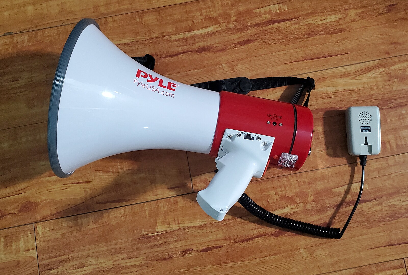 Rent a Pyle PMP58U 50 watt megaphone bullhorn with talk, siren, and mp3