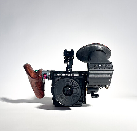 【美品】RED KOMODO 6K + Sigma 18-35mm アクセサリー RED Komodo 6K + Sigma Cine 18-35mm & 50-100mm PL Zoom T2 +