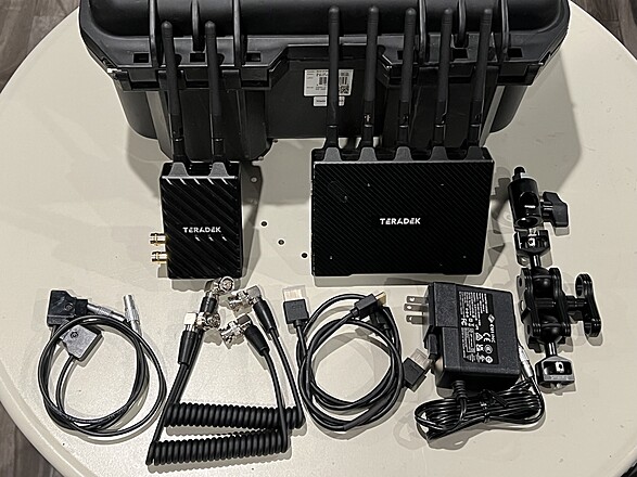 Rent a Teradek Bolt 4K LT 750 3G-SDI Transmitter & Bolt 4K 750 12G