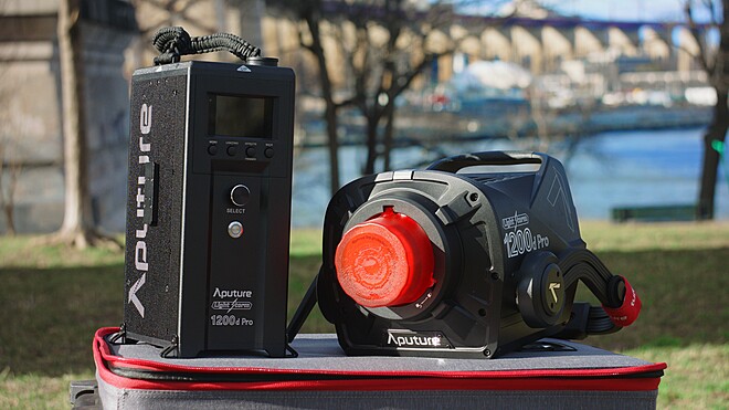 Rent a Aputure 1200d Pro + Reflector Kit!, Best Prices | ShareGrid
